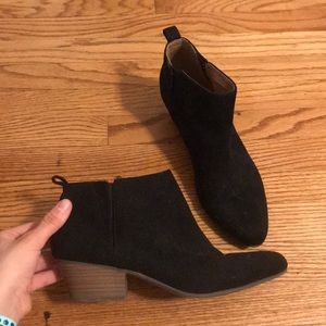 Black Old Navy Booties